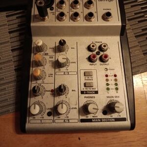 Behringer Eurorack UB502 studio preamp ultra low noise mixer (no cords/box)